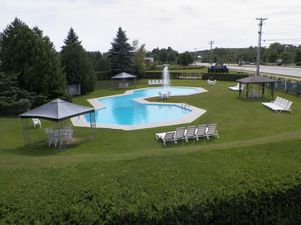 Days Inn By Wyndham Shelburne/Burlington Экстерьер фото