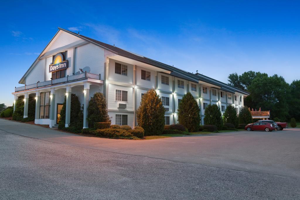 Days Inn By Wyndham Shelburne/Burlington Экстерьер фото